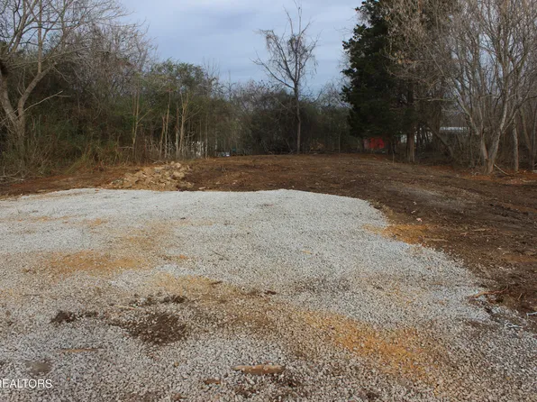 8605 Childress Rd, Powell, TN 37849