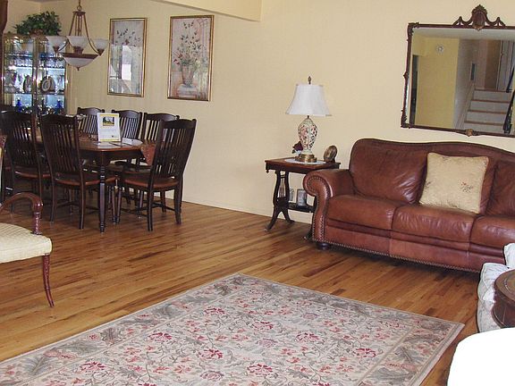 Living Room/Dining Room