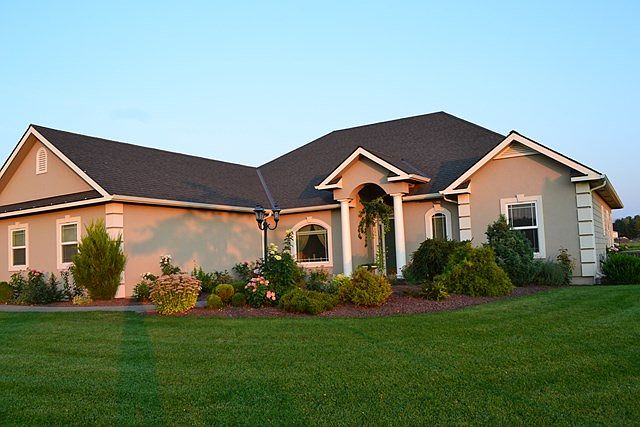 1st image of 42 Donna Ln