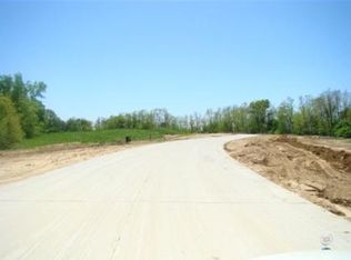 1541 Wildlife Dr, Blue Grass, IA 52726