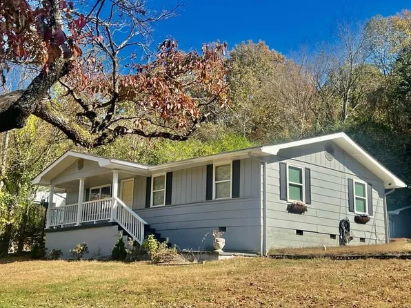 132 Hogan Rd, Rossville, GA 30741