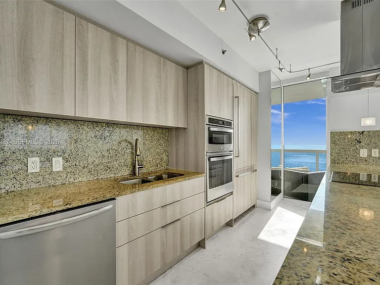 1830 S Ocean Dr #1502 — Photo 8