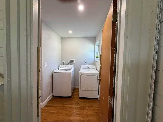 282 Melrose St — Photo 8