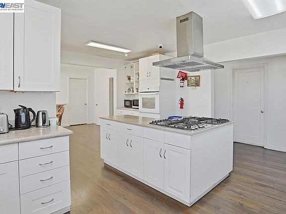 5th image of 179 Los Ranchitos Rd