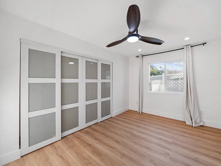 7406 Margerum Ave — Photo 10