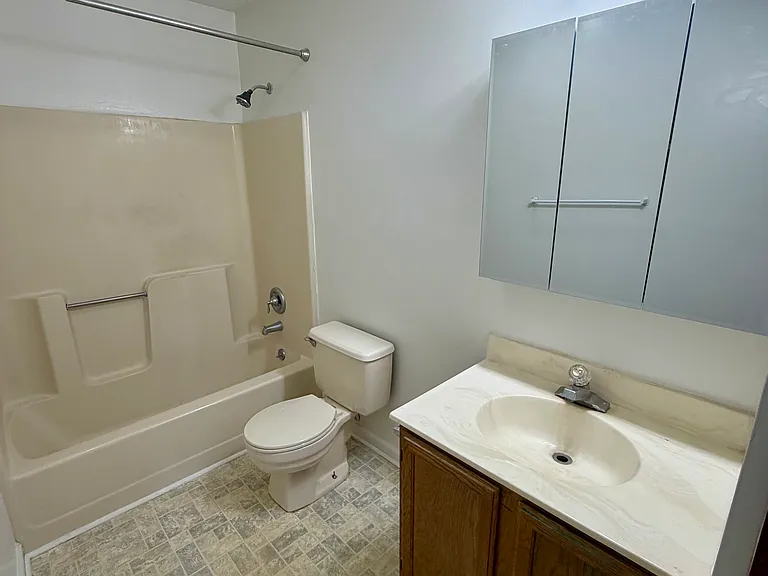 820 Locust St #3 — Photo 6