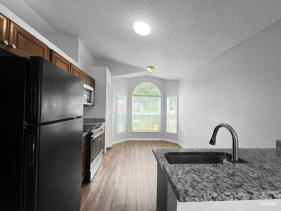 5th image of 1529 Ridge Pointe Dr