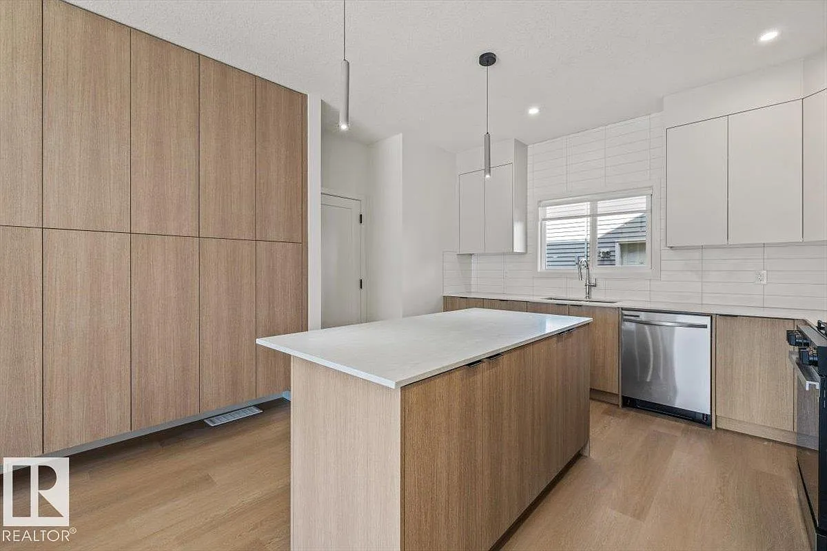 3 bed, 2.5 bath, 1194 sqft, $2,150 — Photo 4