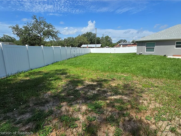 1870 N Zenith Rd — Photo 32