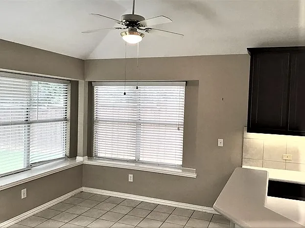 929 Kingwood Cir — Photo 5