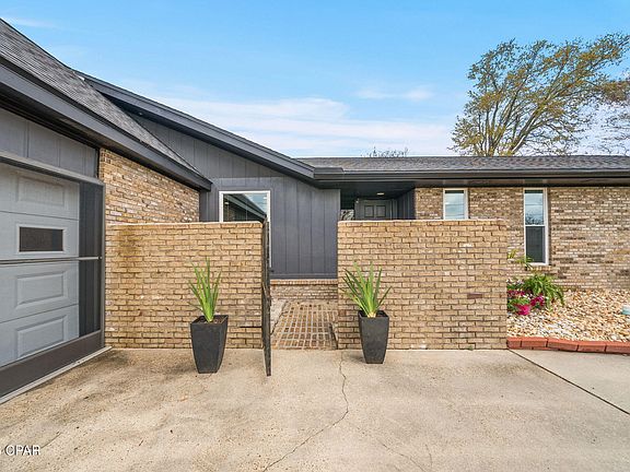 5th image of 1006 Goose Bayou Rd