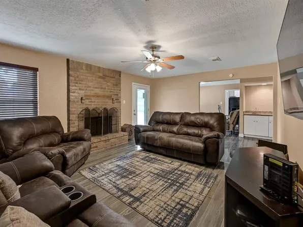 10139 Fernstone Ln, Houston, TX 77070