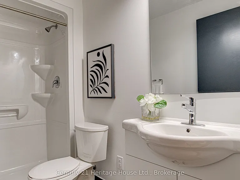 298 Hemlock St #305 — Photo 12