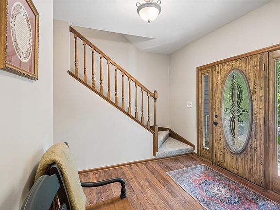 5th image of 300 White Tail Ln