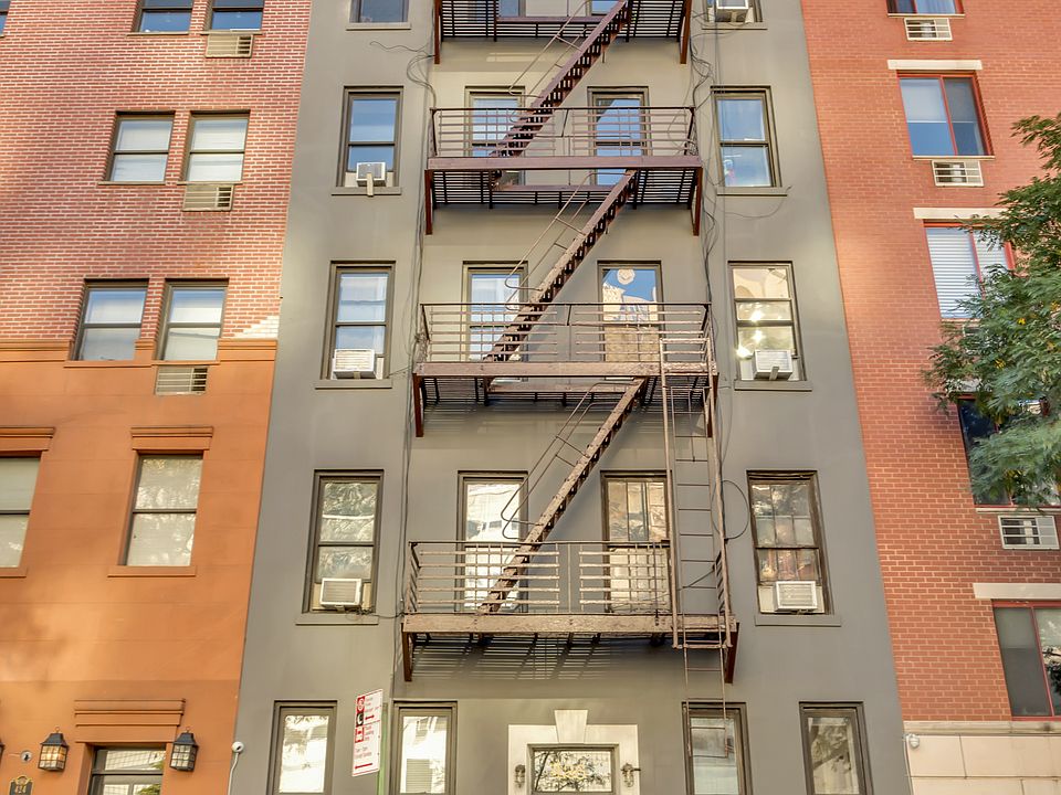 Building Photo 3