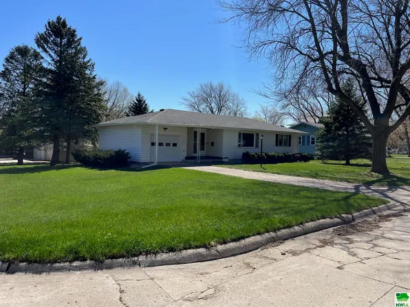 301 Lake St, Alta, IA 51002