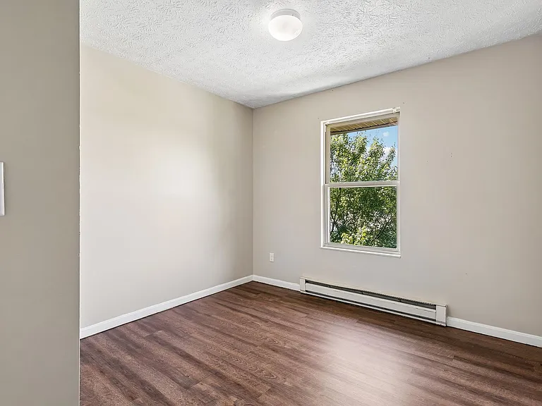 Rising Sun Apartments — Photo 10