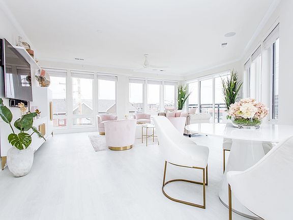 4th image of 1010 Corby Blvd Unit 314