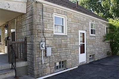 3rd image of 332 Powers Ave