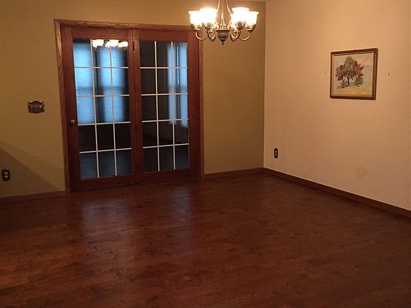 4th image of 2401 N Murray Ct