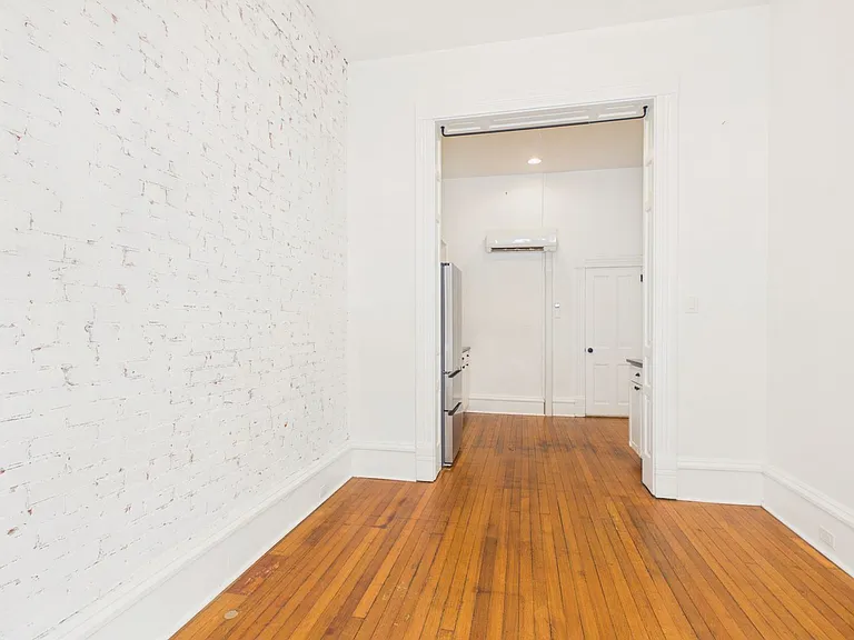 803 N 2nd St — Photo 6