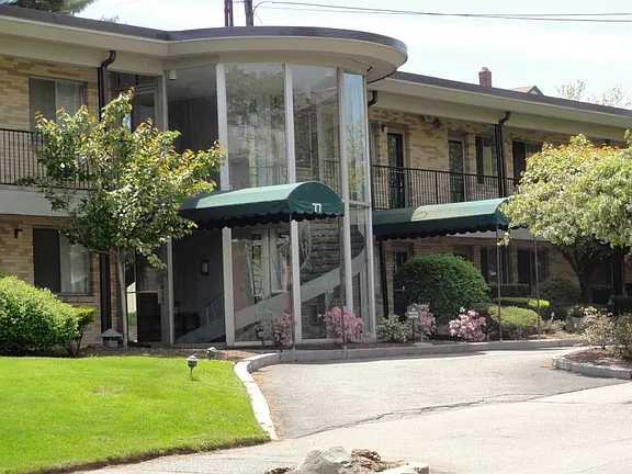 76 Pitman St Providence Ri 02906 Zillow