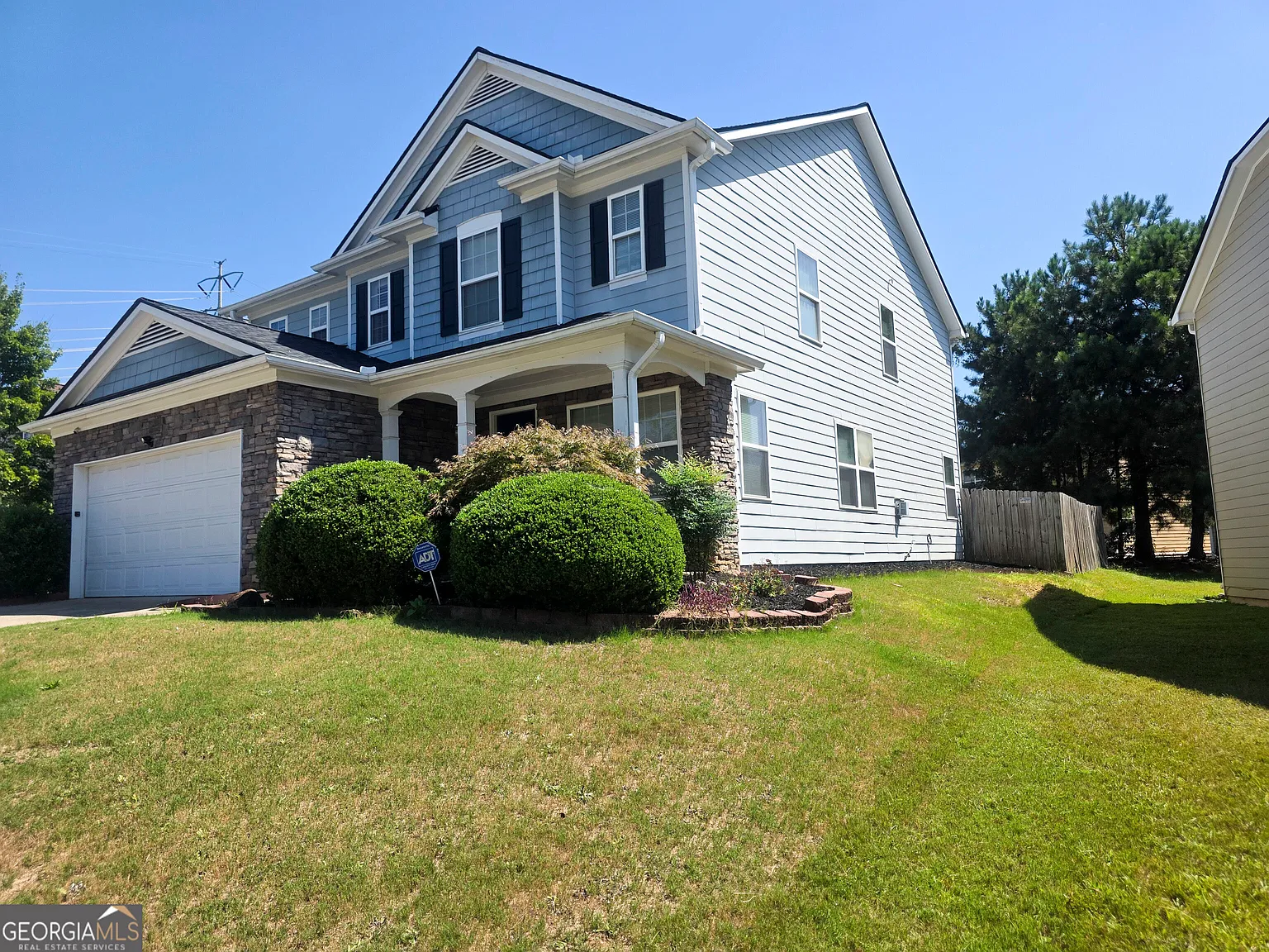 3 bed, 2.5 bath, 2583 sqft, $2,595 — Photo 3