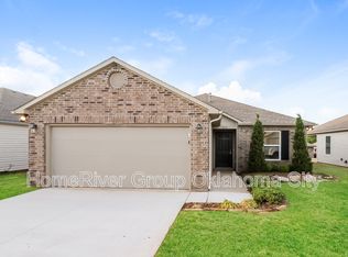 2016 Taylor St, Chickasha, OK 73018