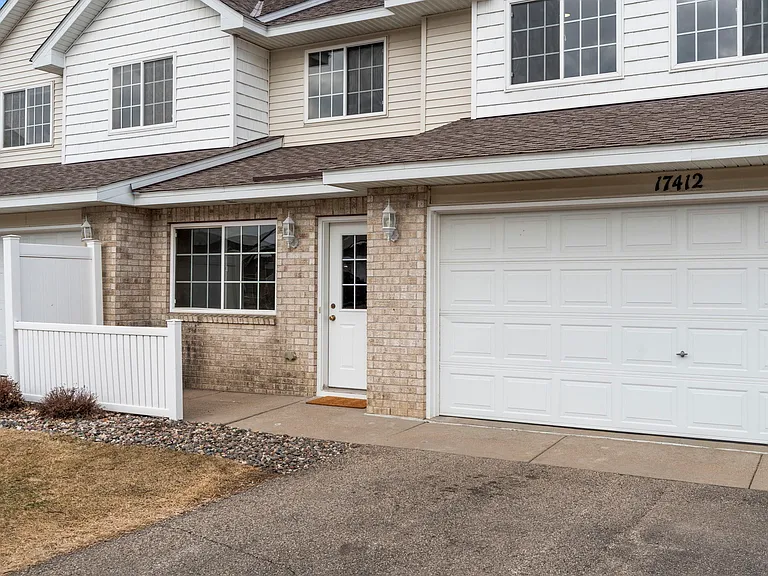 17412 Gettysburg Way — Photo 4