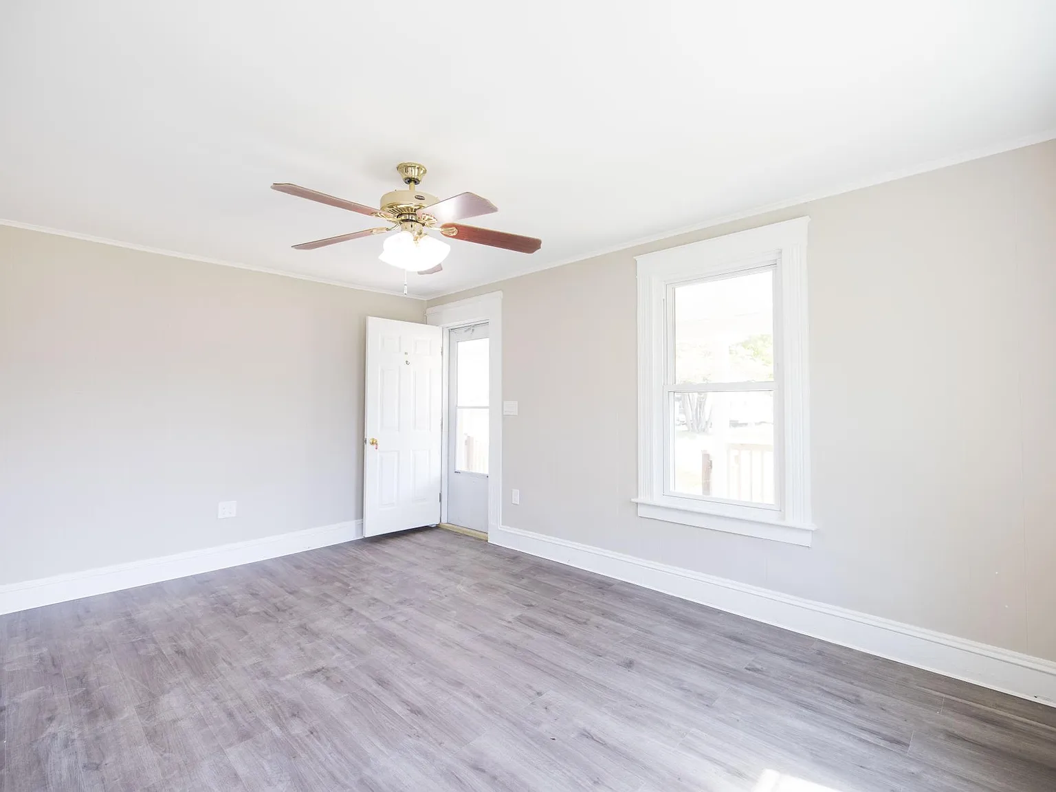 3 bed, 2.5 bath, 1050 sqft, $2,400 — Photo 4