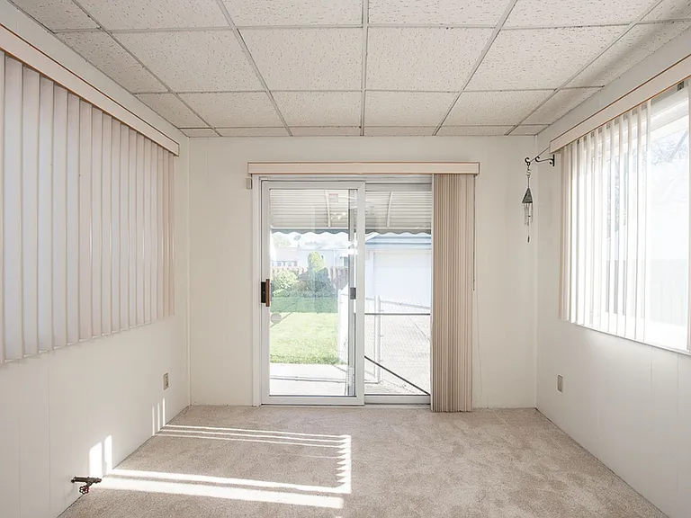 8310 Salisbury Dr — Photo 18