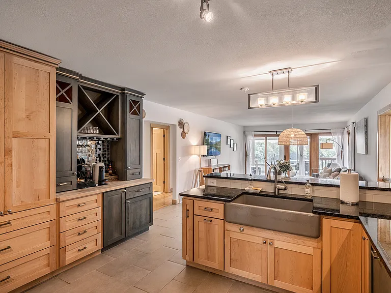 Medicine Lake Dr W — Photo 34