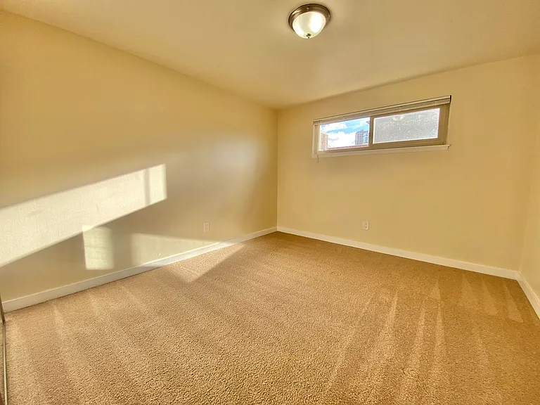 Summit Apartments — Photo 15