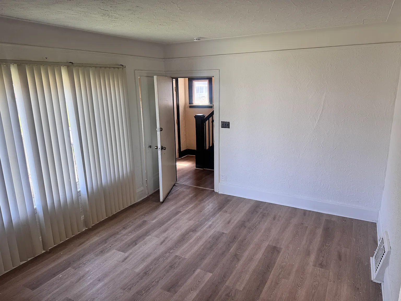 2 bed, 1000 sqft, $1,000 — Photo 3