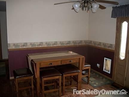 Dining room : ceiling fan, new flooring