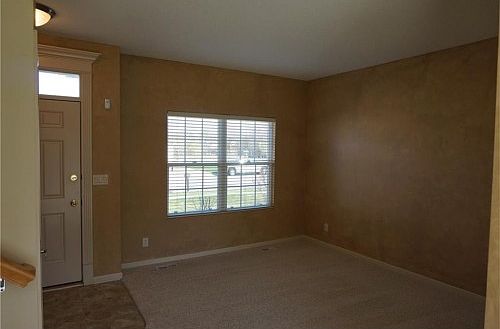 4th image of 5800 NW 92nd Ct