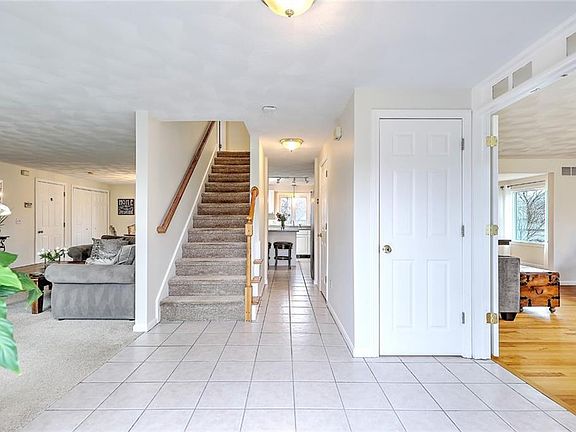 5th image of 6 Douglas Dr