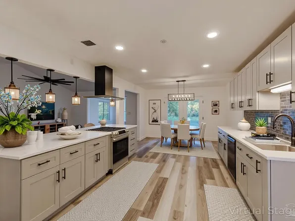 2757 Manuel Dr, Lillian, AL 36549