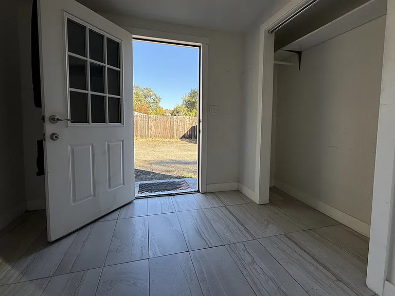 7820 Old Auburn Rd — Photo 3