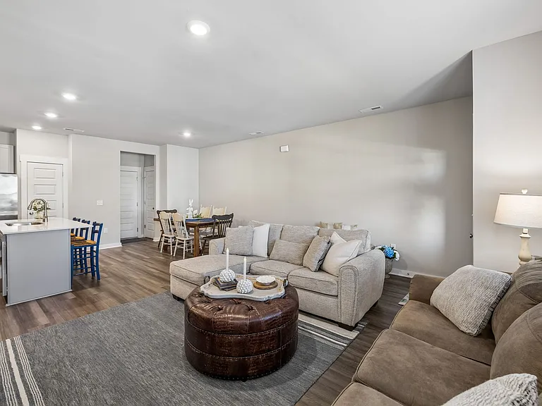 4607 Sardius Dr — Photo 4