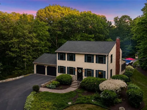 116 Quaker Ln, Scituate, RI 02857