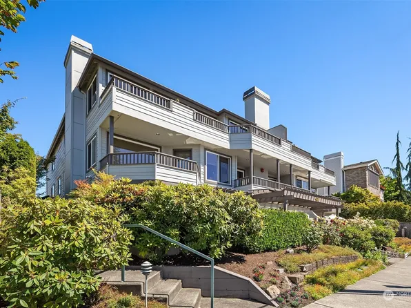 263 4th Avenue S #301, Edmonds, WA 98020