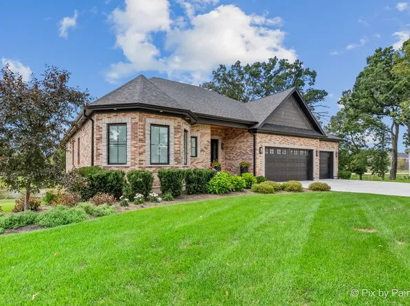 3653 Old Bridge Ln, Elgin, IL 60124