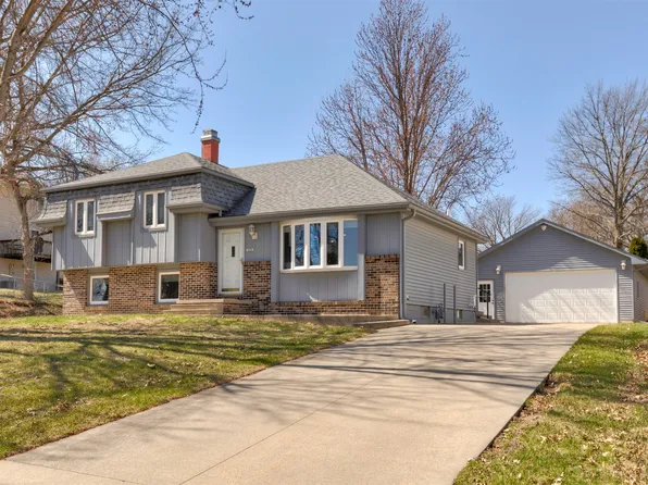 400 N 8th St, Carlisle, IA 50047