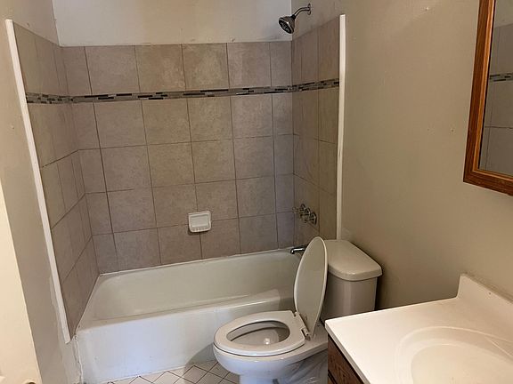 5th image of 7931 Dorsett Dr