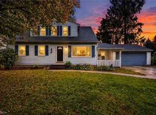 6981 Elmwood Dr, Solon, OH 44139