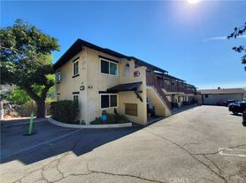 10037 Samoa Ave, Tujunga, CA