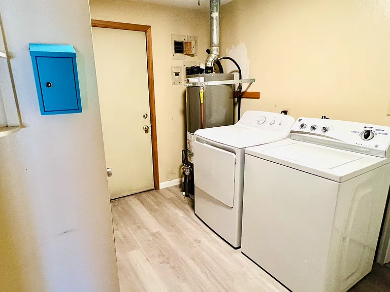 536 W 15th Ave #A — Photo 7