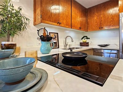 300 Wai Nani Way APT 804, Honolulu, HI, 96815