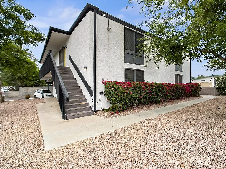 8801 N 1st St #4 — Photo 3